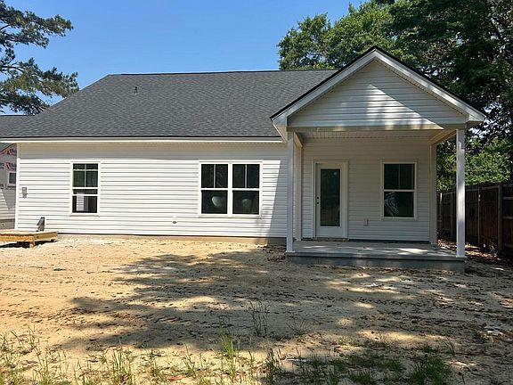 3rd image of 1833 Woodland Rd