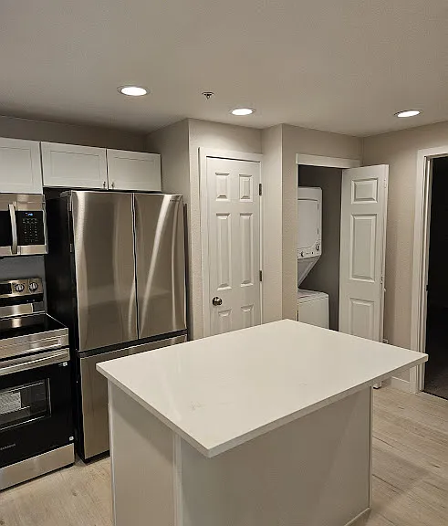 721 Collyer St #1 — Photo 14