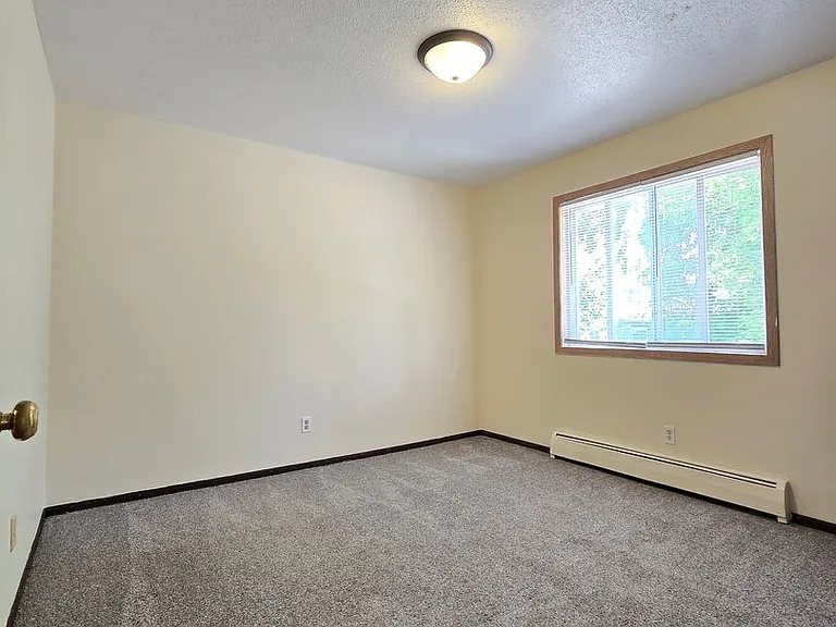 904 Thomas Ave NE — Photo 7