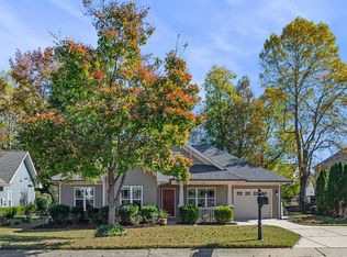 736 Shoals Lake Dr, Fuquay Varina, NC 27526