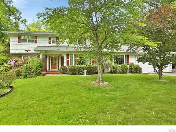 3rd image of 3 Foxwood Ln