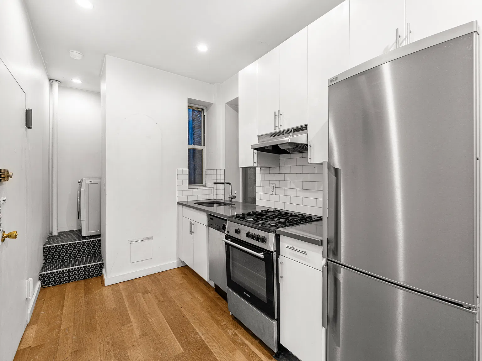 255 West 15th Street — Photo 2