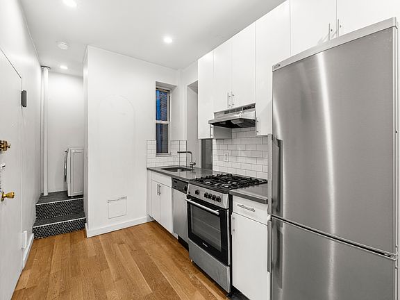 2nd image of 255 W 15th St APT 7