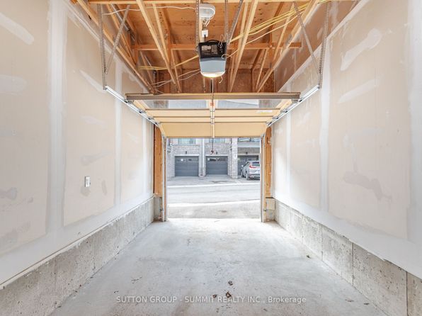 2375 Bronte Rd #309, Oakville, ON L6M 1P5