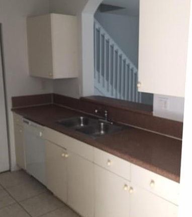 3rd image of 2375 NE 42nd Ave #2375