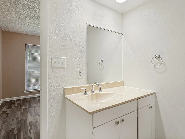 4555 Altamesa Blvd — Photo 19
