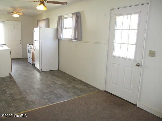 3rd image of 1442 Clarendon Ave