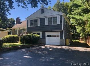 8 Longfellow St, Hartsdale, NY 10530