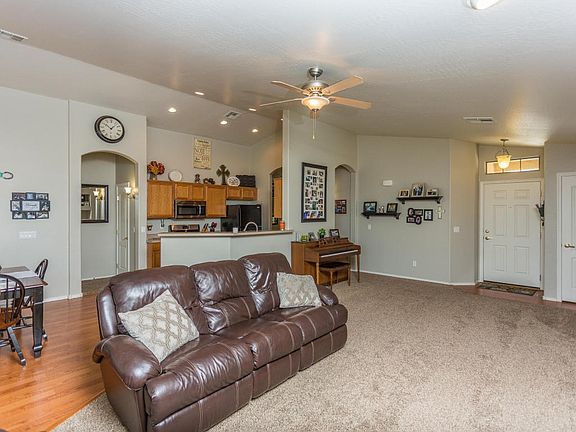 006_Living Room