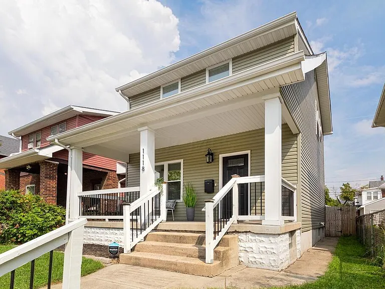 1118 E Whittier St — Photo 2