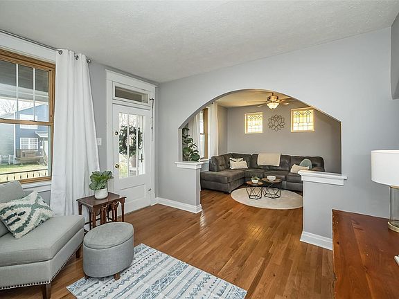 5th image of 3714 Blow St