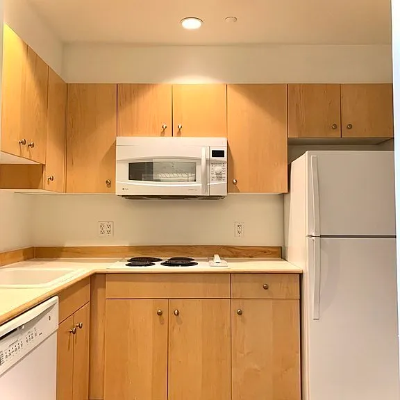 131 Tremont St #7C — Photo 6