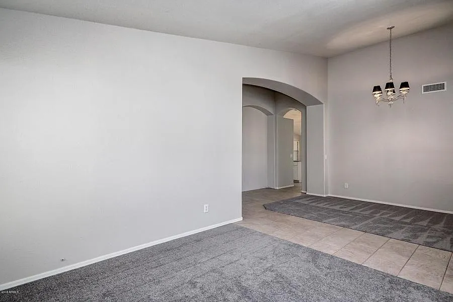 12715 W Cambridge Ave — Photo 2