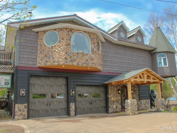 44137 7th Ave, Atlantic Mine, MI 49905