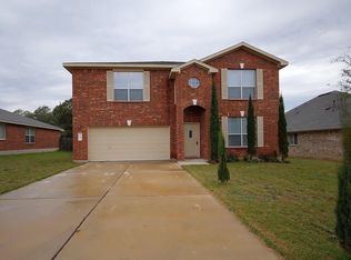 121 Trinity Dr, Kyle, TX 78640