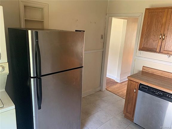 3rd image of 4428 Stanley Dr