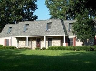 1118 Chapel Hill Rd, Starkville, MS 39759