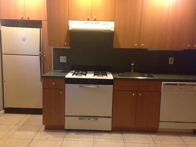 1st image of 82 Florence Pl
