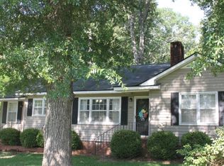 209 Ridgeway Dr, Americus, GA 31709