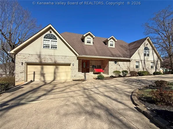 312 9th Ave, Saint Albans, WV 25177