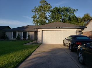 2830 Mayflower Landing Ct, Webster, TX 77598