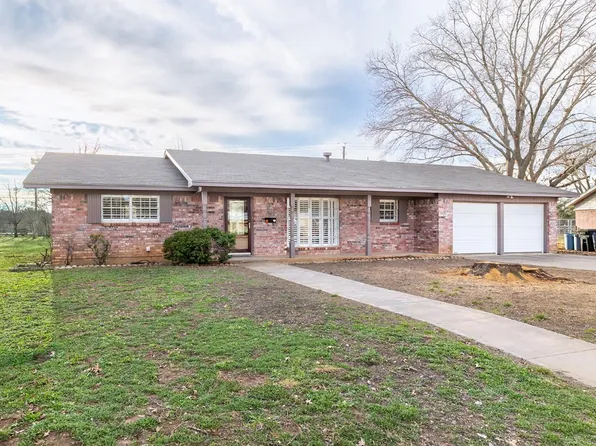 2032 S China St, Brady, TX 76825