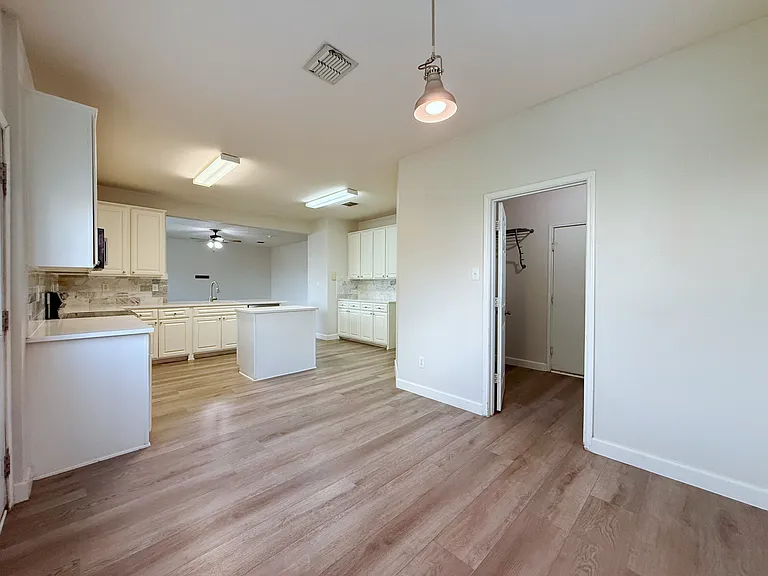 1916 Silver Leaf Dr — Photo 18