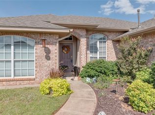 2009 Cedar Meadow Ln, Edmond, OK 73003