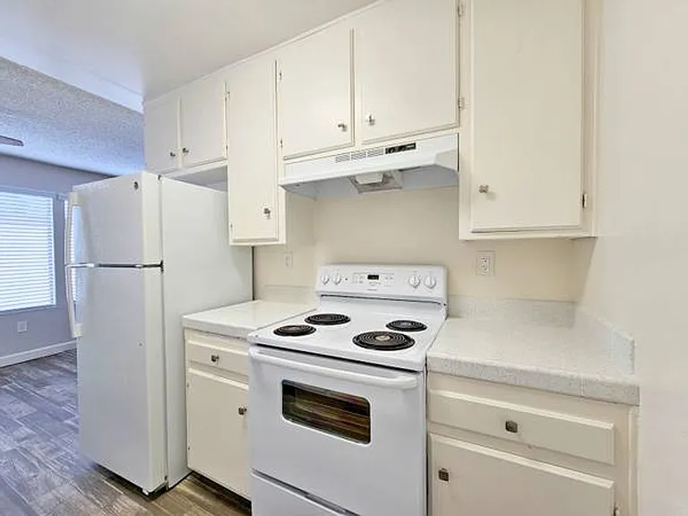Greentree Apartments — Photo 36