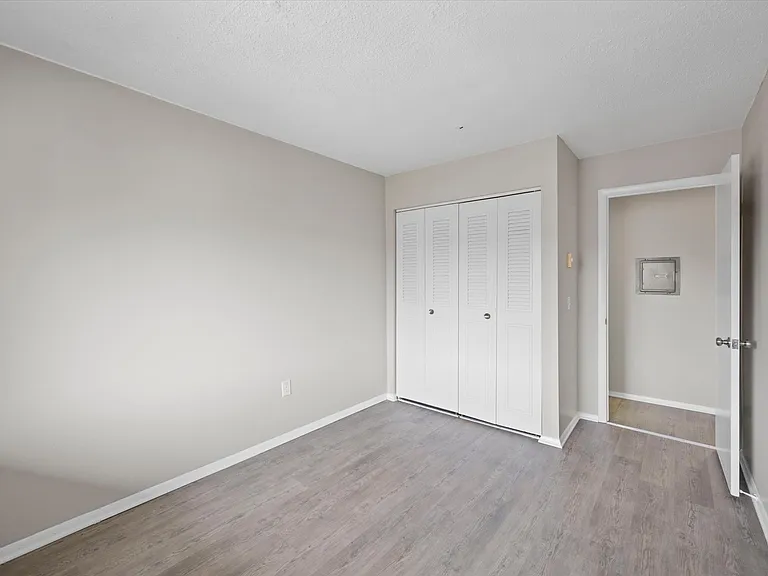 Toledo Circle Apartments — Photo 11