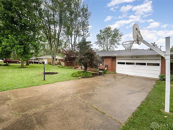 2nd image of 2844 La Cresta Dr