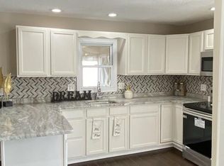 35 Hampton St, Lawrence, MA 01841