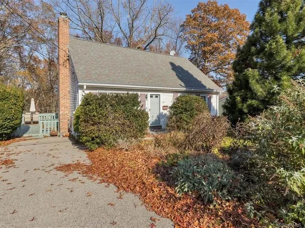 25 Roanoak Avenue, Windham, CT 06226