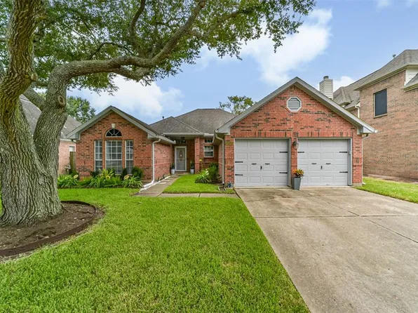 1018 Canterbury Drive, Pearland, TX 77584