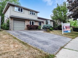 2137 Hixon St, Oakville, ON L6L1T3