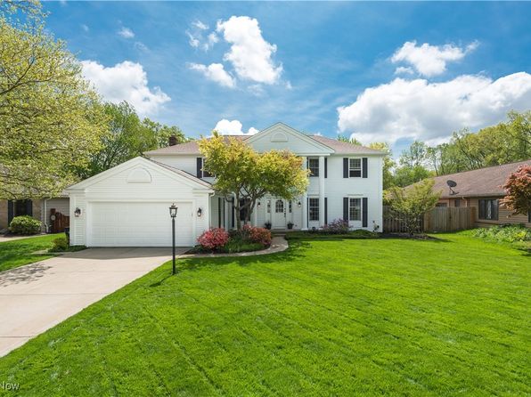 3327 Balsam Dr, Westlake, OH 44145