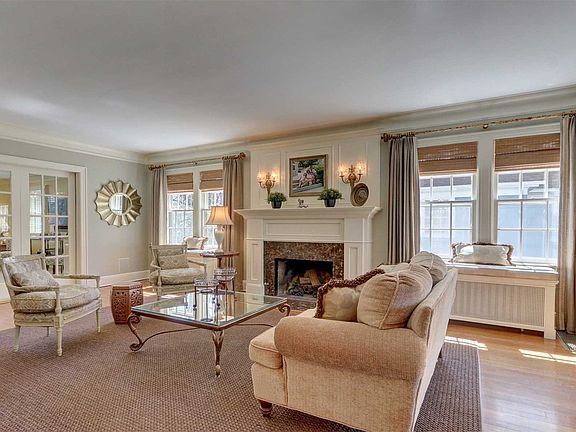 5th image of 61 Magnolia Ave
