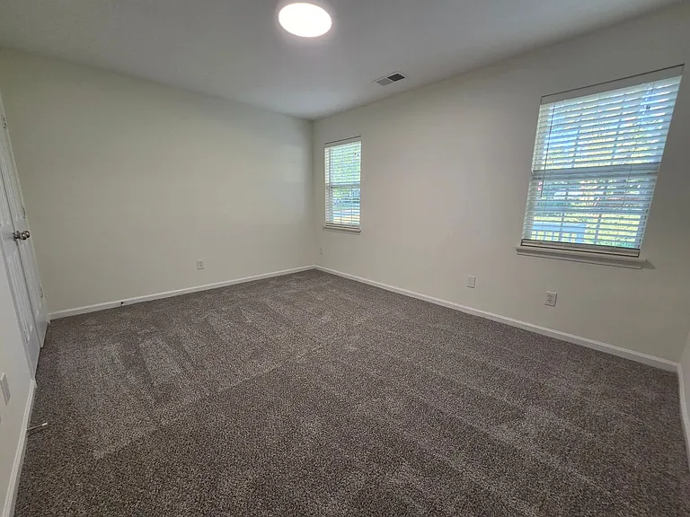 112 Spring Grove Dr — Photo 16