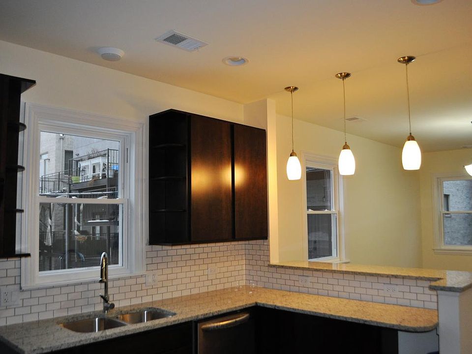 1st image of 1020 N Hermitage Ave APT 2
