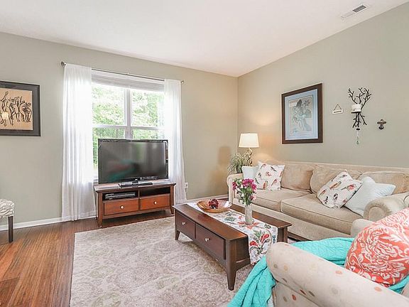 2nd image of 1444 Kendal Dr