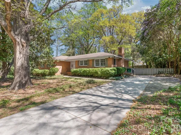 1612 Redcoat Dr, Charlotte, NC 28211