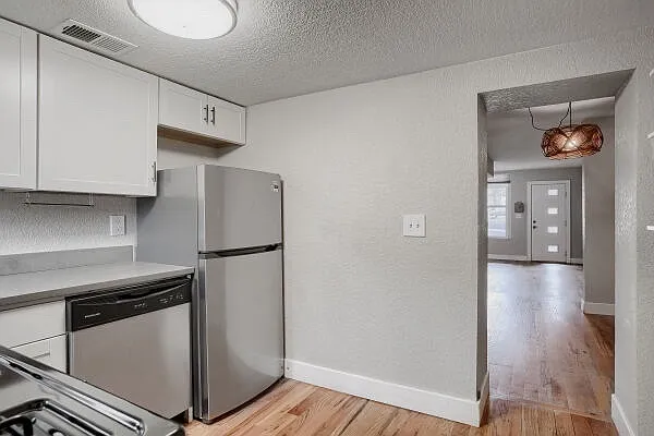 1725 E 35th Ave — Photo 7