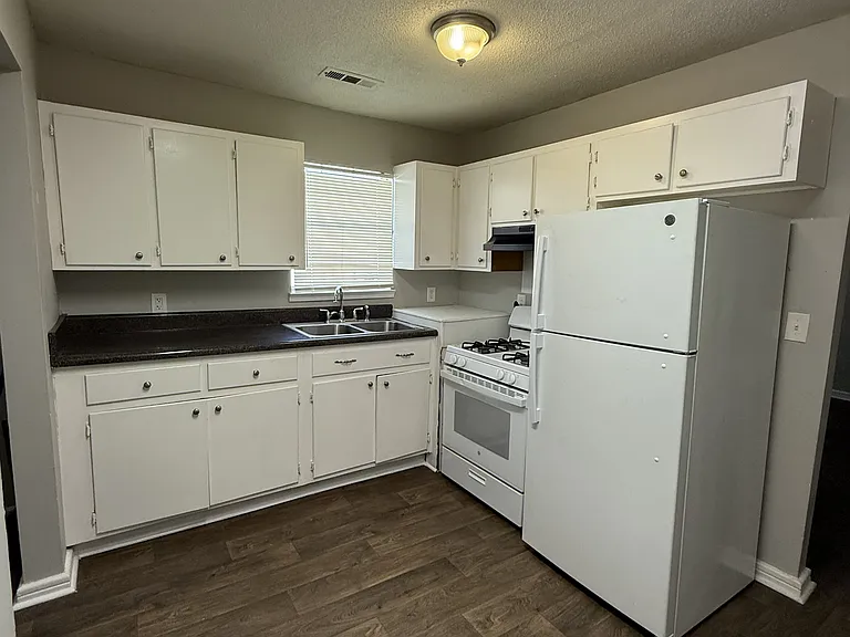 3729 Maple Ave SW — Photo 4