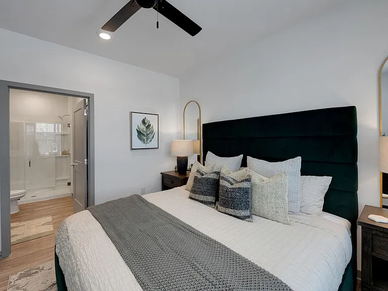 The Depot Luxury Apartments — Photo 43