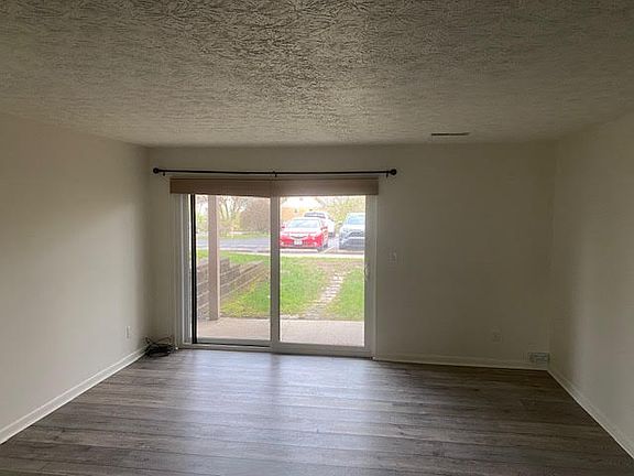 5th image of 7647 Montgomery Rd Unit 3