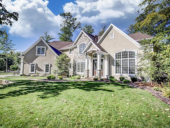 2nd image of 8418 E Woodland Trl