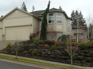 13472 SE Snowfire Dr, Happy Valley, OR 97086
