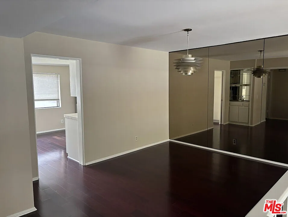 2 bed, 2.5 bath, 1912 sqft, $6,000 — Photo 4
