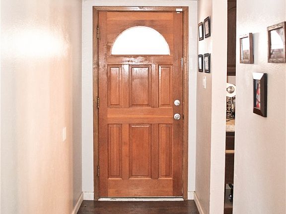 4th image of 631 E 26th Pl