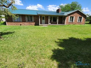 26064 E Broadway St, Walbridge, OH 43465